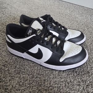 Nike Dunk Low Retro sneakers in the black and white "Panda" Size 10